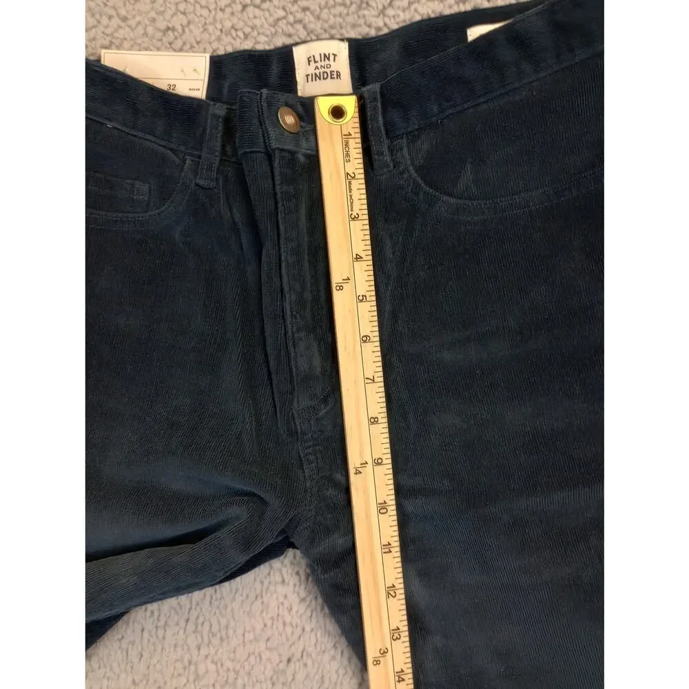 NWT Flint and Tinder Corduroy Size 33x32 Navy 5 Pocket Tapered Fit (0978)